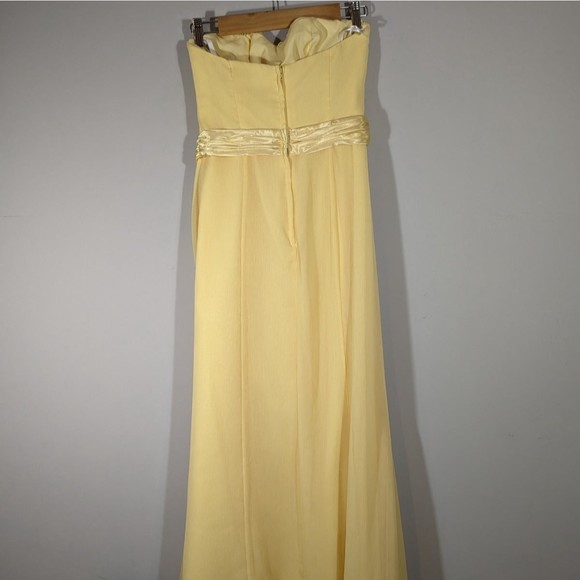 David's Bridal Pastel Yellow Long Strapless Dress with Front Ruffle Women Size 6 - Picture 2 of 7